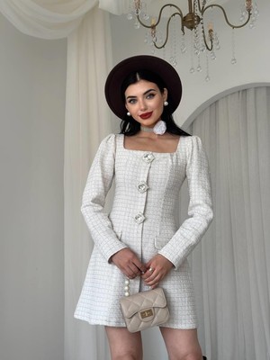 Moda Days Kadın Ekru Mini Elbise Kare Yaka Düğme Detaylı Uzun Kollu Şık Kesim