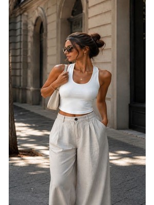 Moda Days Kadın Beyaz Halter Yaka Ribana Crop Bluz Kolsuz Sırtı Açık Düz Tasarım