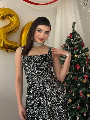 Moda Days Kadın Siyah Payetli Kare Yaka Askılı Midi Boy Kloş Kesim Davet Elbisesi
