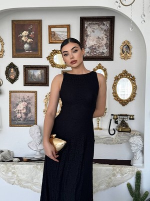 Moda Days Kadın Siyah Midi Elbise Kayık Yaka Kolsuz Dantel Işlemeli Kloş Kesim