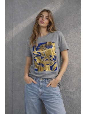 Moda Days Kadın Gri Tişört Yuvarlak Yaka Kısa Kollu Varak Baskılı Süprem Kumaş