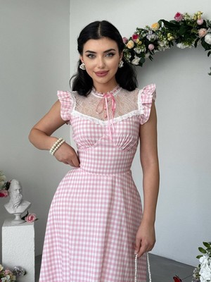 Moda Days Kadın Pembe Midi Elbise Ekose Desenli Dantel Yakalı Fırfır Kollu Volanlı
