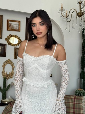 Moda Days Kadın Beyaz Dantel Askılı Kalp Yaka Bel Fırfırlı Vücuda Oturan Midi Elbise