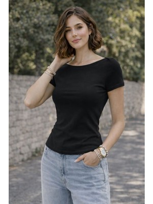 Moda Days Kadın Siyah Bluz Kayık Yaka Omuzları Binmeli Kısa Kollu Düz Slim Fit
