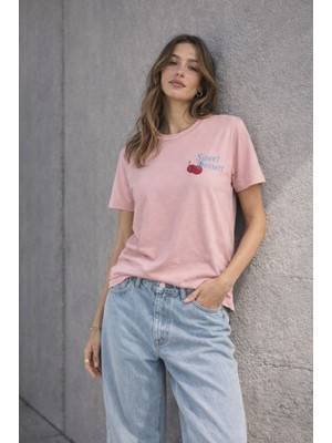 Moda Days Kadın Pudra Kiraz Baskılı Süprem Kumaş Bisiklet Yaka Kısa Kollu Tişört