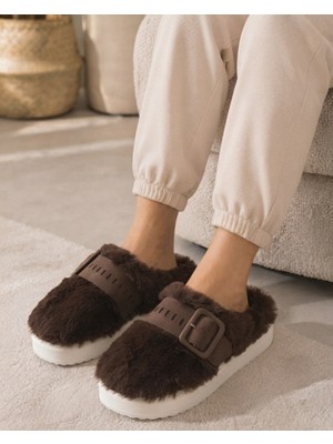 Kadın Kürklü Tüylü Tokalı Ev Terliği Sıcak Rahat Kışlık Peluş Terlik