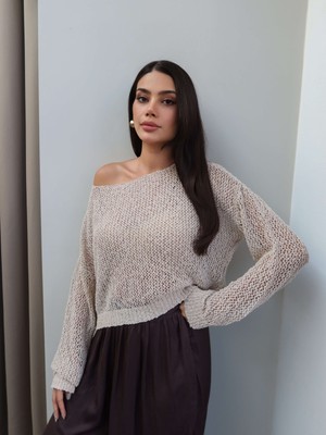 Esra Helvacı Kayık Yaka Ajurlu Triko Bluz