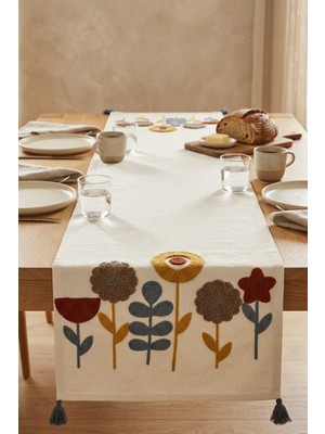 Dokuvia Botanik Rüya Renkli Punch Nakışlı Püsküllü Pamuk Runner 40X130 cm