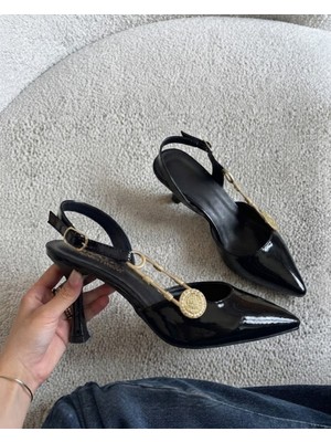 Enes Ayakkabıcılık Kadın 9 cm Yandan Kemerli Toka Detaylı Stiletto Topuklu Ayakkabı