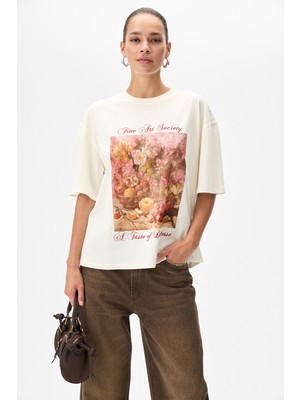 Grimelange Olende Kadın Relaxed Fit Baskılı Yuvarlak Yakalı Ekru T-Shirt