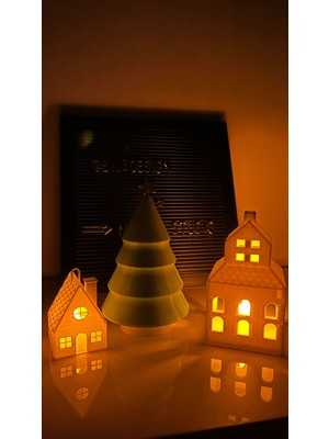 Nadar Studio Kış Evi Tealight Mumluk  3 Parça 2 Ev 1 Ağaç / 2 Adet Tealight Hediyeli