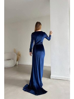 Lior Design Kadın Ince Işçilik Esnek Kadife Kumaş Kruvaze Yaka Kuyruklu Abiye Elbise