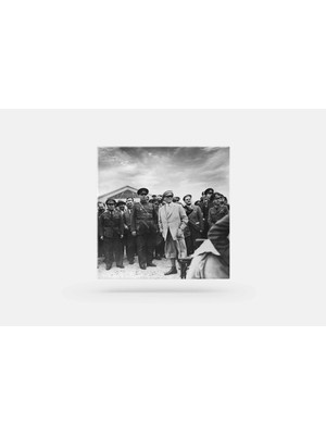 Fotolyo Atatürk Tablosu; Eskişehir'e Gelişi. Siyah - Beyaz, Kare