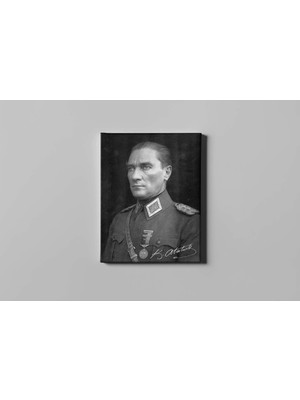 Fotolyo Atatürk Tablosu; Askeri Giysi 3. Siyah - Beyaz