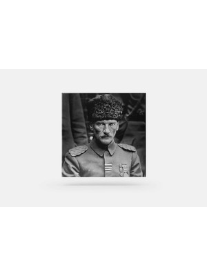 Fotolyo Atatürk Tablosu; Askeri Giysi 3. Siyah - Beyaz, Kare