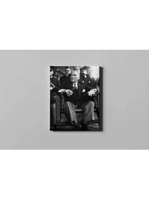 Fotolyo Atatürk Tablosu; Geçit Törenin Ankara Hipodrom. Siyah - Beyaz