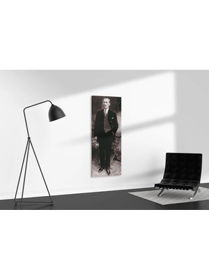 Fotolyo Atatürk Tablosu; Ayakta Şık Giyimli. Siyah - Beyaz