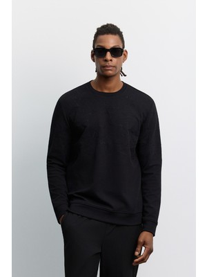 AVVA Erkek Siyah Bisiklet Yaka Nakışlı İnterlok Regular Fit Sweatshirt A62Y1275