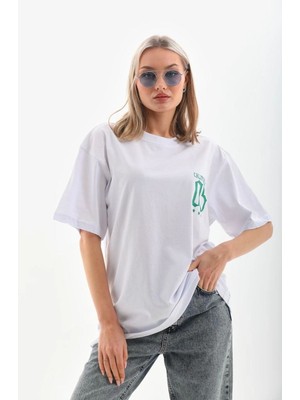 Kadın Kısa Kol Oversize Baskılı T-Shirt - Beyaz Mariposa Secret