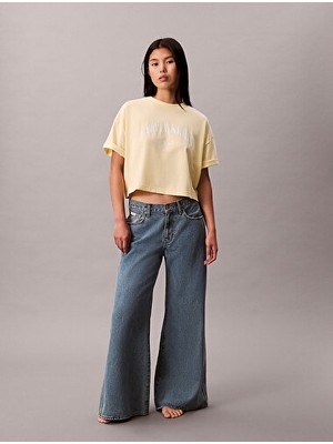 Calvin Klein Kadın Ss Boxy Fit Heritage Grafik Detaylı Crop T-Shirt