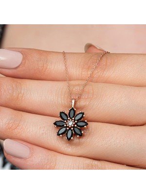 Alyansevim Siyah Taşlı Lotus Kamelya Çiçeği 925 Gümüş Kadın Kolye
