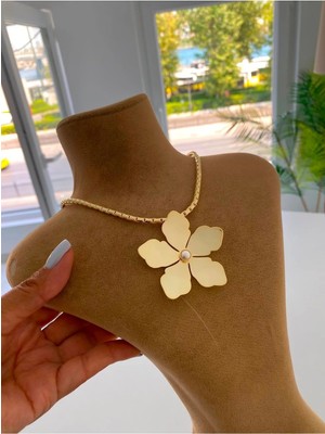 Bade Jewelry Fd Vip Gold Inci Detaylı 5 Yapraklı Çiçek Tasarım Kararmaz Çelik Kolye 40+5 cm
