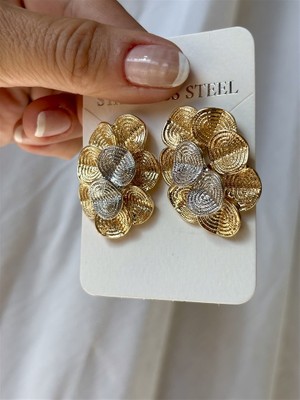 Gözde Tasarım Butik Kadın Ithal Özel Seri Çiçek Şekilde Gümüş ve Altın Renklerde Çelik Küpe