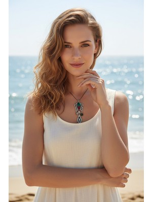 Moda Accessories Kelebek Figürlü Zirkon Taşlı Otantik Yeşil Kırmızı Sallama Kolye Ucu