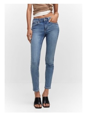 Adalı Store Dar Push-Up Jean Modelleri ile Şıklığı Yakalayın