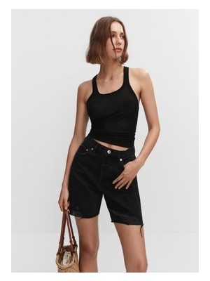 Adalı Store Yırtık Denim Bermuda ile Yaz Stilinde Rahat Seçenekler