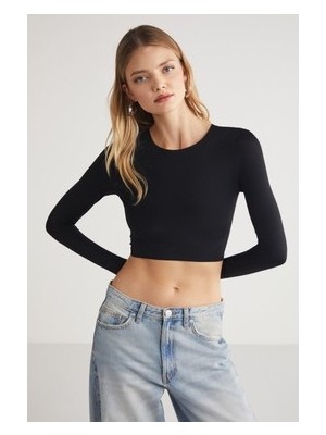 Adalı Store Esnek Uzun Kollu Siyah Kadın Crop Üst Modelleri ile Şıklık