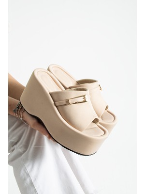 Dabab Shoes Lunara Kadın Bej Kumaş 10 cm Platform Topuk Tokalı Kalın Taban Terlik Sandalet