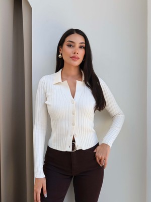 Esra Helvacı Polo Yaka Düğmeli Hırka