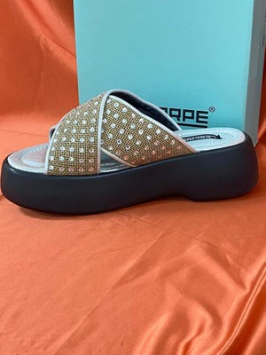 Lescarpe LES042 Gümüş Ortopedik Kalın Taban Taşlı Günlük Kadın Terlik