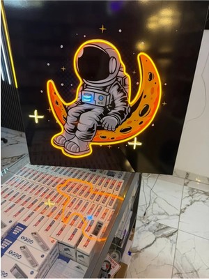 Dh Elektromarket Neon Aya Oturan Astronot