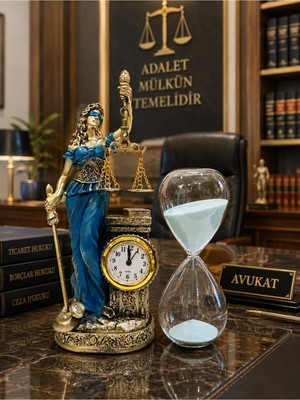 Kesene Lüks Polyester Themis Terazili Adalet Tanrıçası Heykeli Saat ve Mavi Kum Saati Hukuk Bürosu Hediyesi