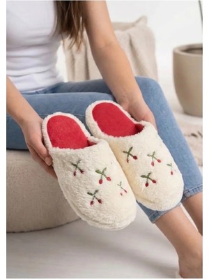 Footfrenzy Kadın Nakışlı Peluş Ev Terliği Kırmızı Iç Tabanlı Sıcak Tutan Şık Çeyiz-Bohça-Ev Terliği - Kırmızı - Kiraz