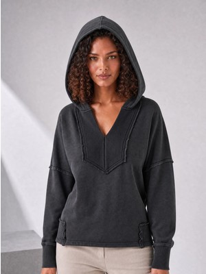 Bold & Young Kadın Antrasit V Yaka Dikiş Detaylı Parça Boya Yıkama Efektli %100 Pamuk Kapüşonlu Sweatshirt