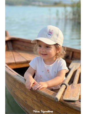 PIECE SIGNATURE %100 Pamuk, Kız Çocukları Için Aksesuarlı, Nakışlı Şapka ( Size : 47-50 cm ) ( 1-4 Yaş )