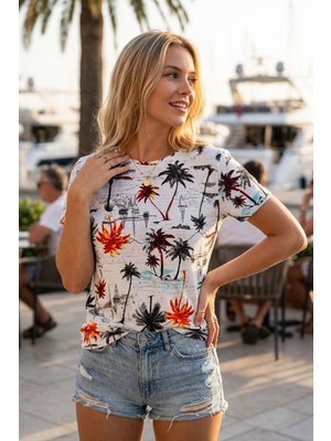 Exve Exclusive Beyaz Lacivert Çok Renkli Palmiye Desen Kadın Tişört
