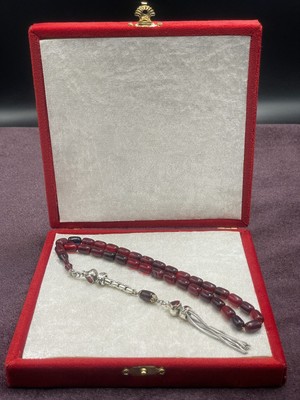 Lineacraft Alpaka Zincir Püsküllü Sıkma Kehribar Tesbih (Bordo, 7X11 Mm)