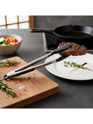 OEM 38 cm Paslanmaz Çelik Saplı Siyah Silikon Uçlu Salata ve Izgara Maşası - Isıya Dayanıklı Çizmez Kilitli Mutfak Servis Maşası Pişirme ve Sunum Ekipmanı
