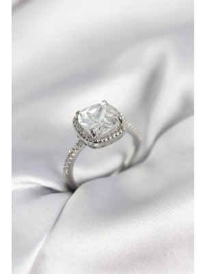 Inure Jewelry Kare Tek Taş Model Zirkon Taşlı Gümüş Renk Kadın Yüzük