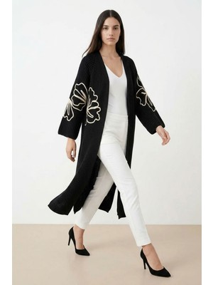 Şiir Trefe Yumuşak Dokulu Süzene Nakış ve Yırtmaç Detaylı Rahat Kalıp Kadın Triko Hırka & Ceket & Kimono & Tesettür Hırka