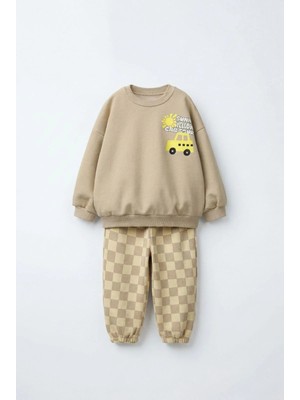 Magu Çocuk Baskılı Bej Sweatshirt ve Dama Desenli Eşofman Altı Takımı