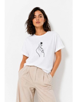 3 Kadın Kore Parmak Kalp Aşk Temalı Minimal Baskılı Tişört Yazlık Kısa Kol T-Shirt  - Beyaz