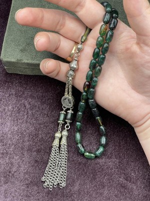Lineacraft Alpaka Tuğralı Asansör Püsküllü Koyu Yeşil Sıkma Kehribar Tesbih (7X11 Mm)