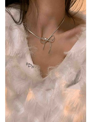 Kiraz Çiçeği Jewelry Paslanmaz Çelik Fiyonk Kolye