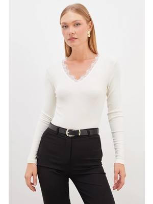 FullaModa Dantelli V Yaka Uzun Kol Çıtçıtlı Body