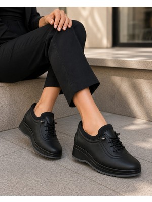 Zenora Shoes Kışlık Ortopedik Kaymaz Taban Günlük Siyah Cilt Kadın Ayakkabı